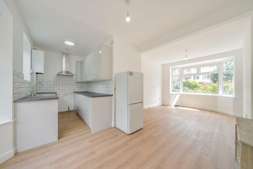Property photo 3 of 19 1515470-6-6Aa1456...