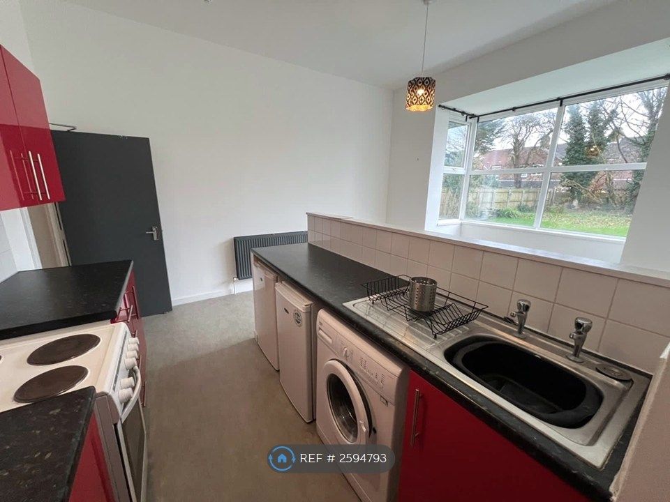 Property photo 2 of 8 Kitchen