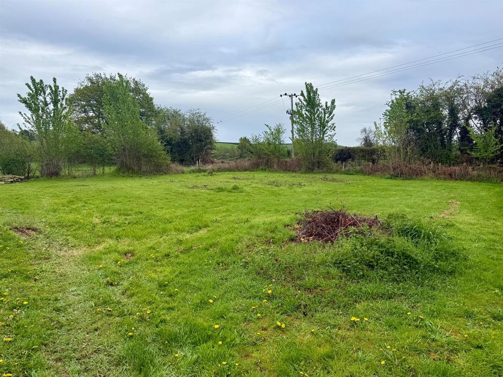 Property photo 2 of 10
