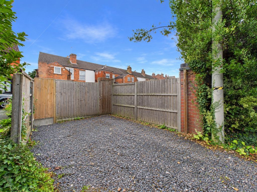 Property photo 2 of 12 Picture No. 15