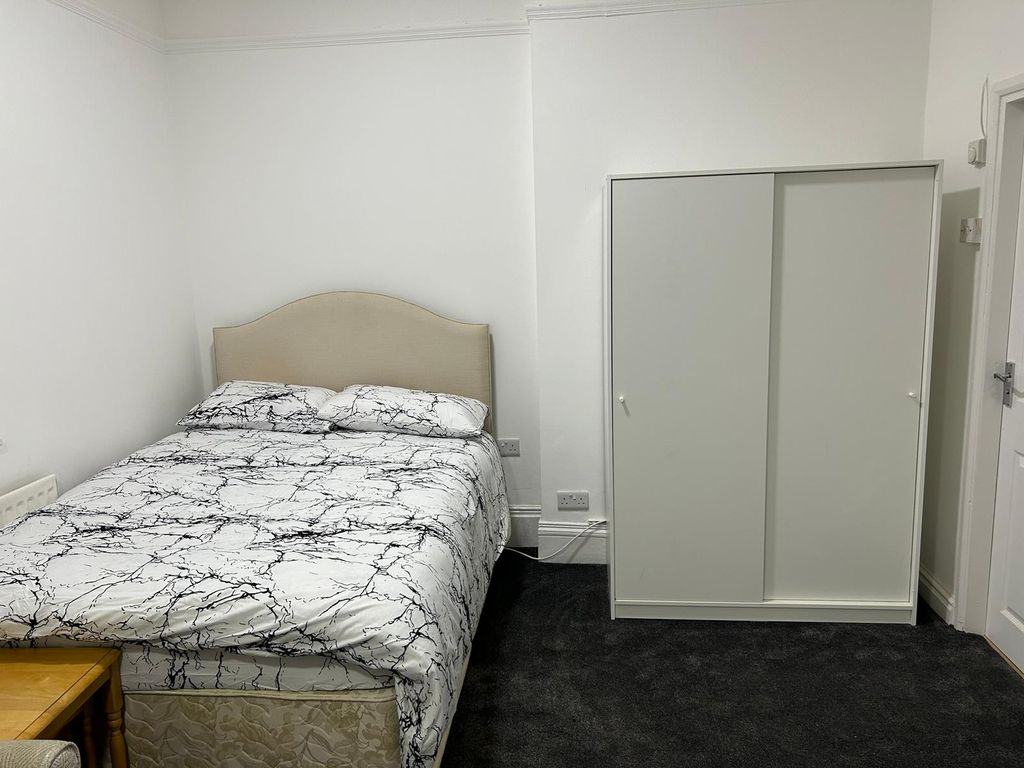 Property photo 1 of 5 Image