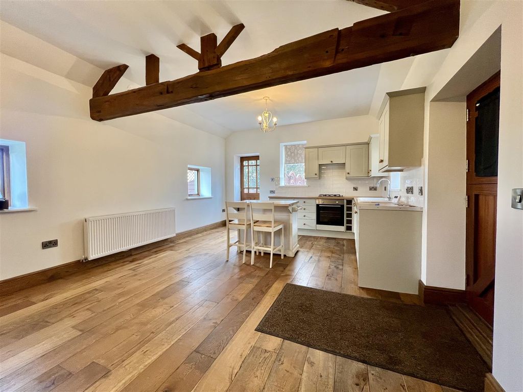 Property photo 2 of 25 Image00016.Jpeg