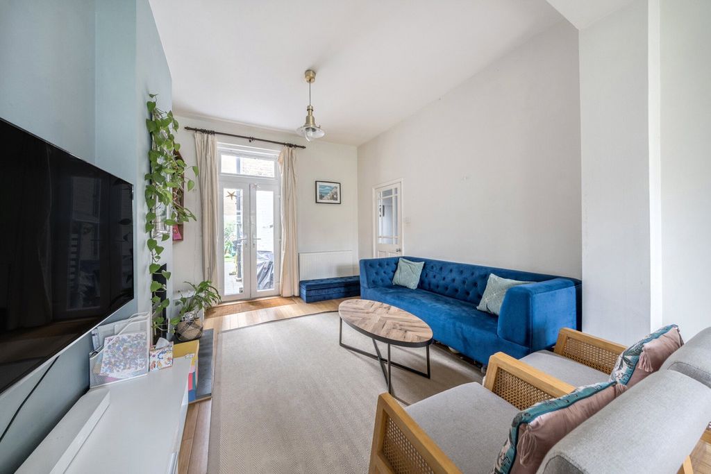 Property photo 1 of 17 Reception