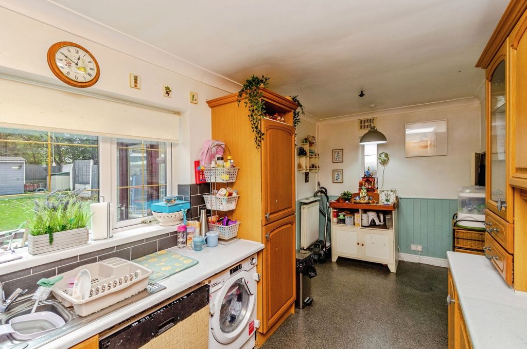 Property photo 3 of 17 Photo