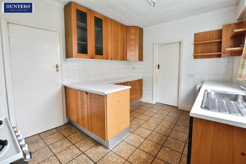 Property photo 3 of 28 Kitchen