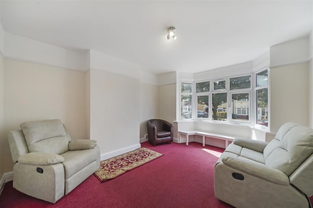 Property photo 2 of 12 41 Cambridge Avenue - Yydnzj3Dbzerksh6Rbjp.Jpg