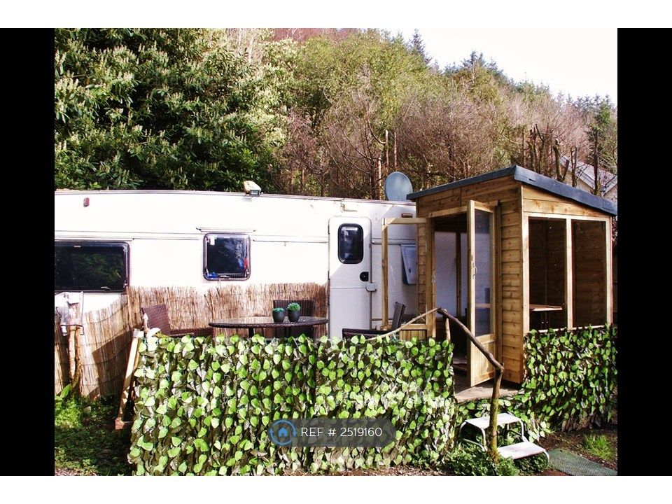 Property photo 2 of 23 6 Feet By 4 Feet Summer House