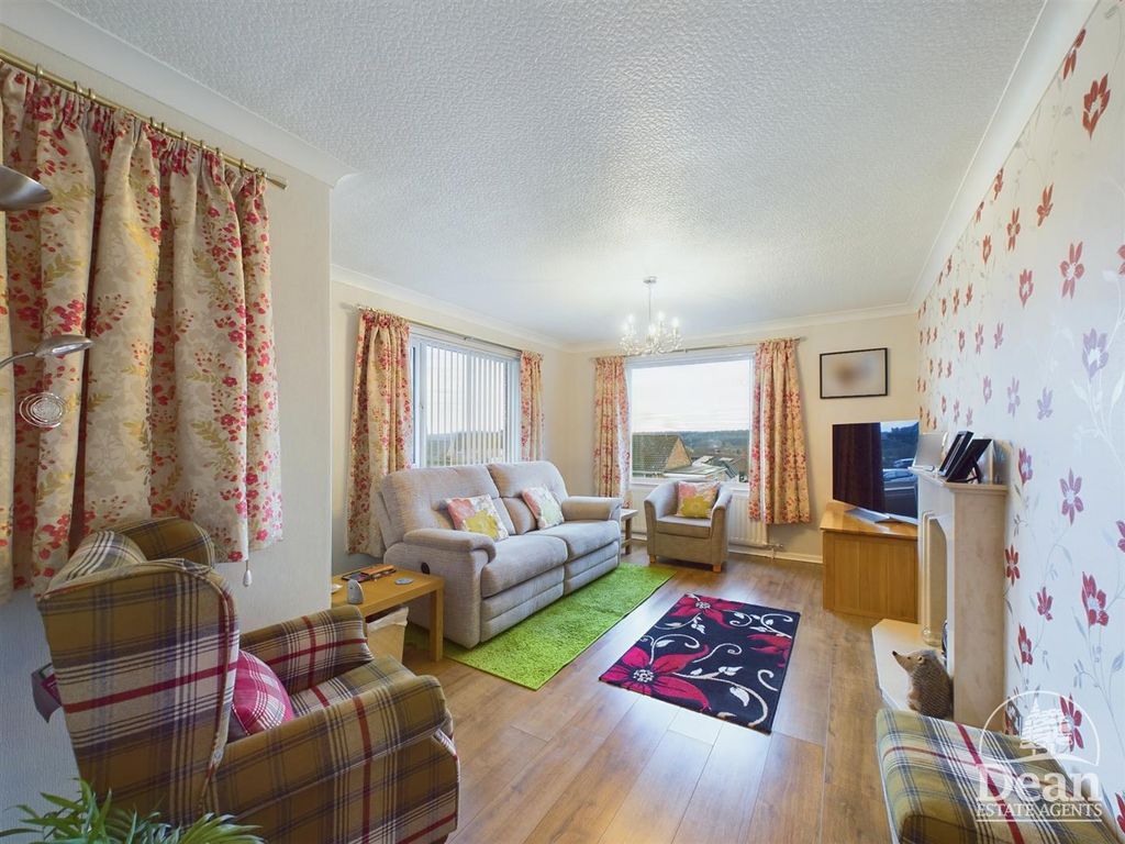 Property photo 3 of 24