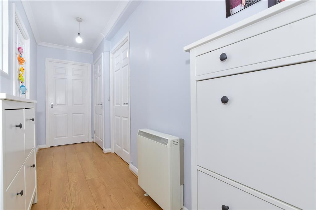 Property photo 2 of 9 Entrance Hall