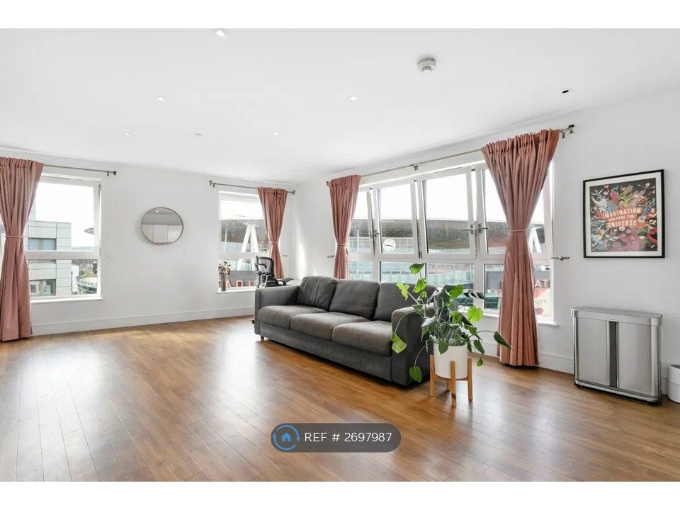 Property photo 2 of 13 Living Room