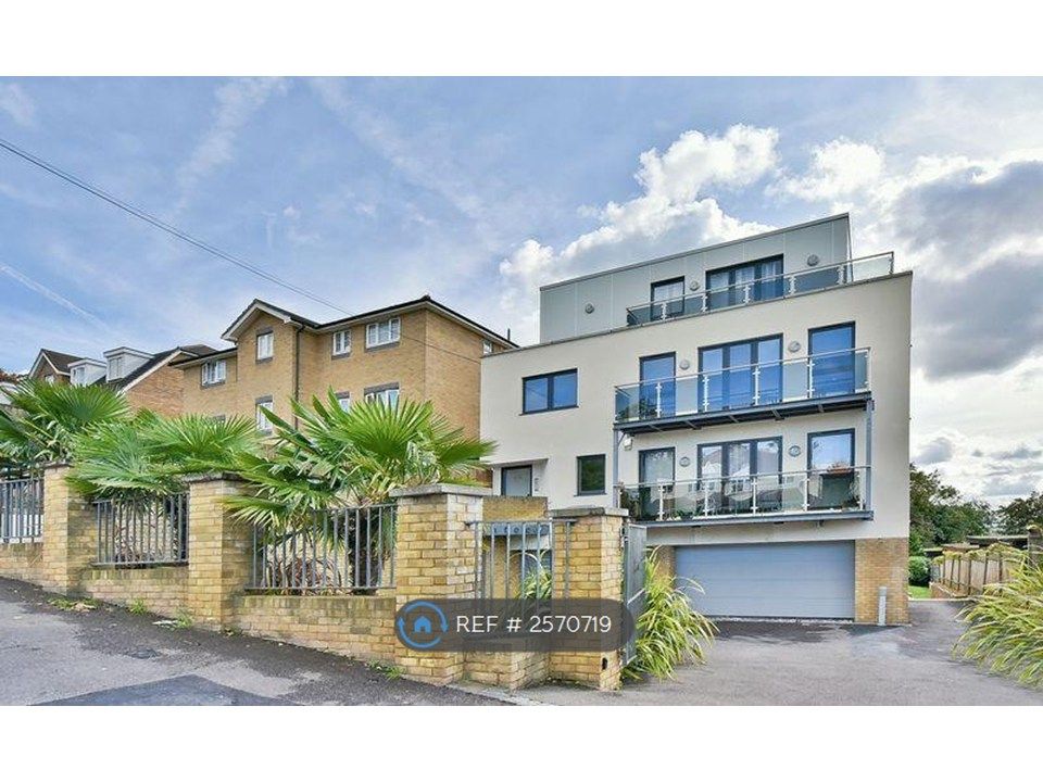 Property photo 1 of 17 Outside
