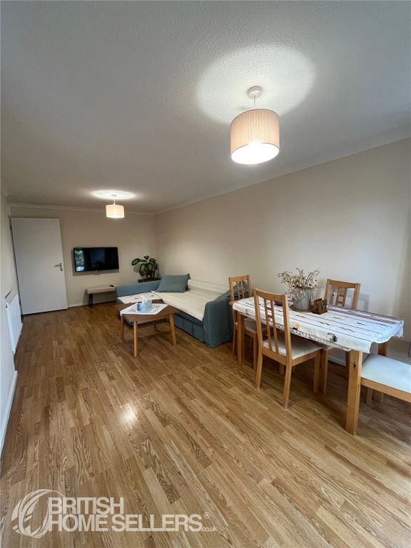 Property photo 3 of 19 Picture No. 03