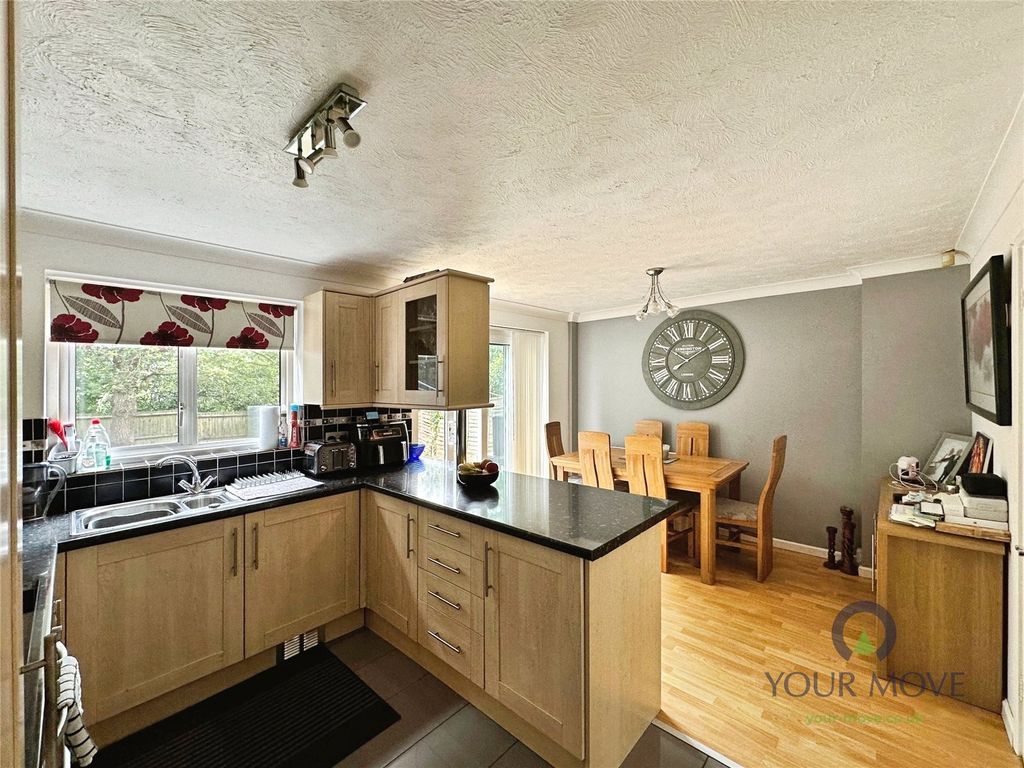 Property photo 3 of 22 Kitchen