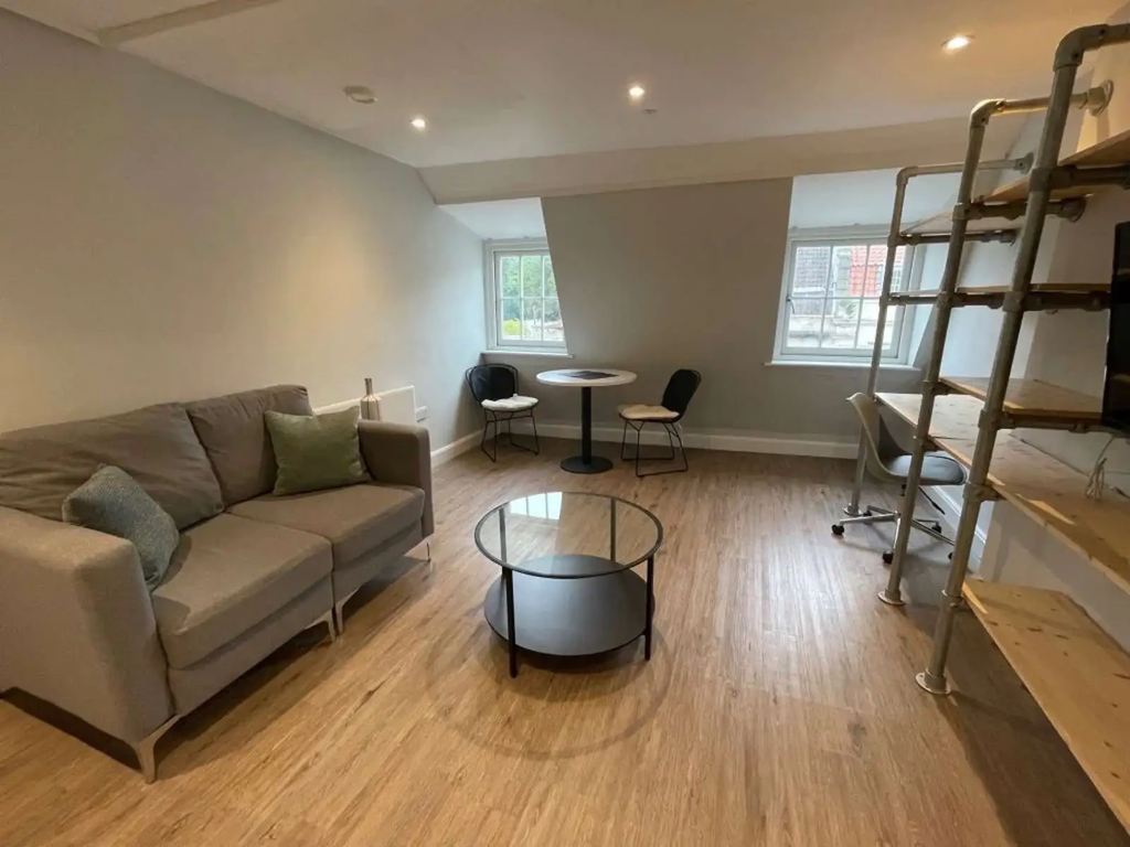 Property photo 2 of 11 9F44601c-dc8A-4904-B742-Ac3121595Cf9_Result.Webp