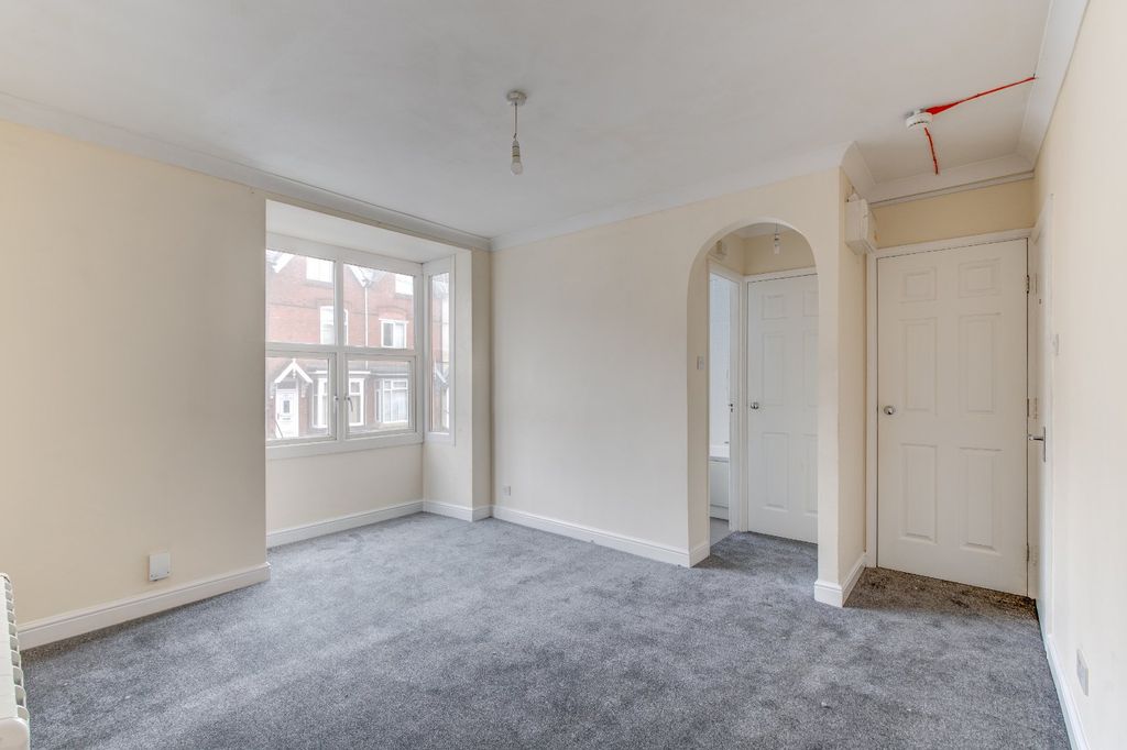 Property photo 3 of 6 Picture No. 98