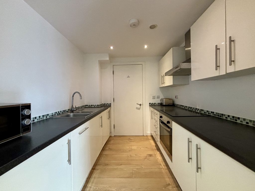 Property photo 2 of 9 Image00006