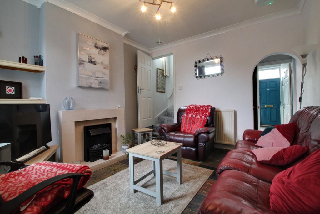 Property photo 2 of 16
