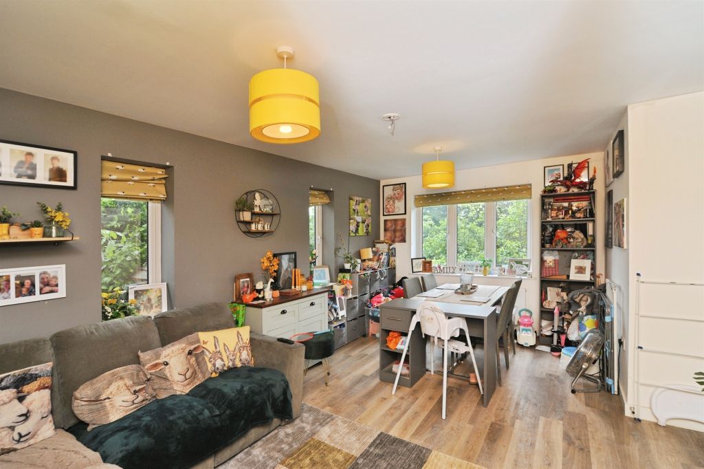 Property photo 2 of 43