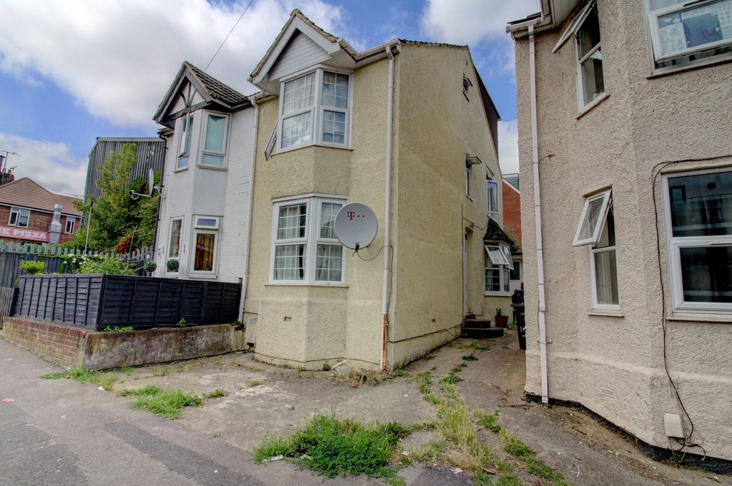 Property photo 1 of 10 Picture No. 02
