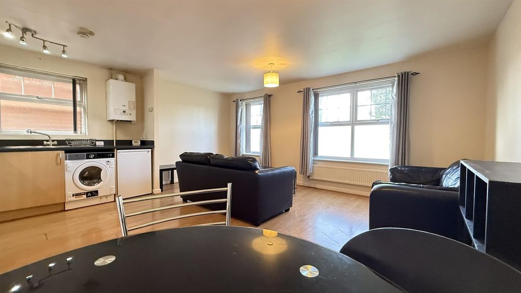 Property photo 3 of 11 4.Jpeg