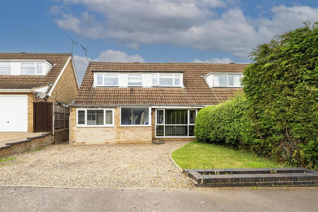 Property photo 1 of 12 15-Kinsbourne-Close-20.Jpg