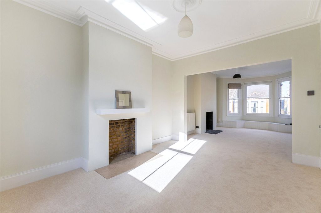 Property photo 3 of 14 Reception