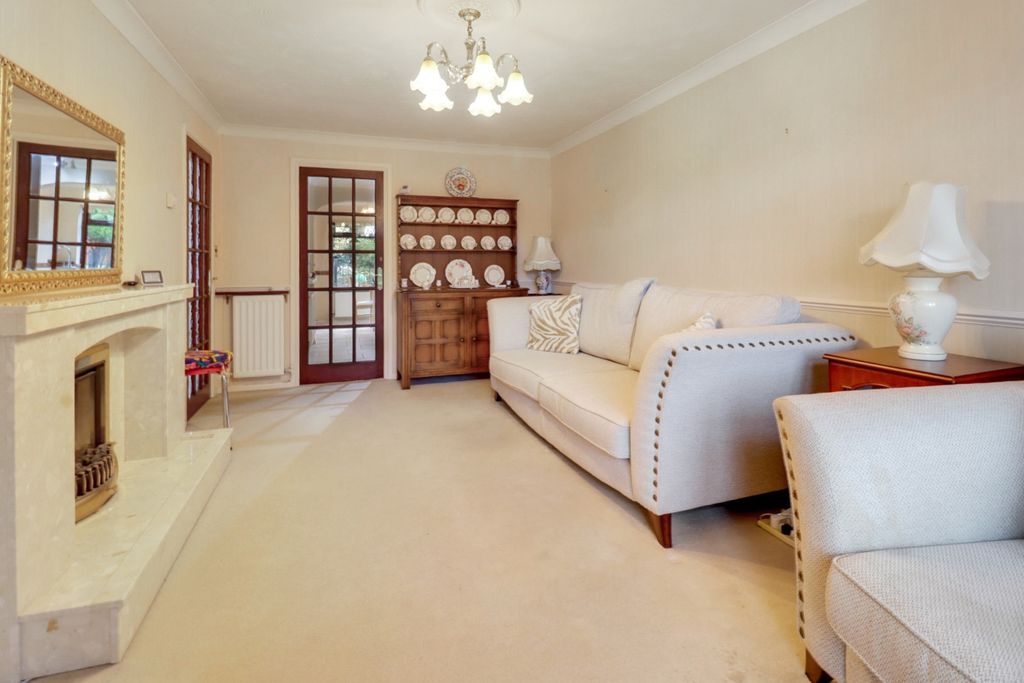 Property photo 3 of 10 Living Room