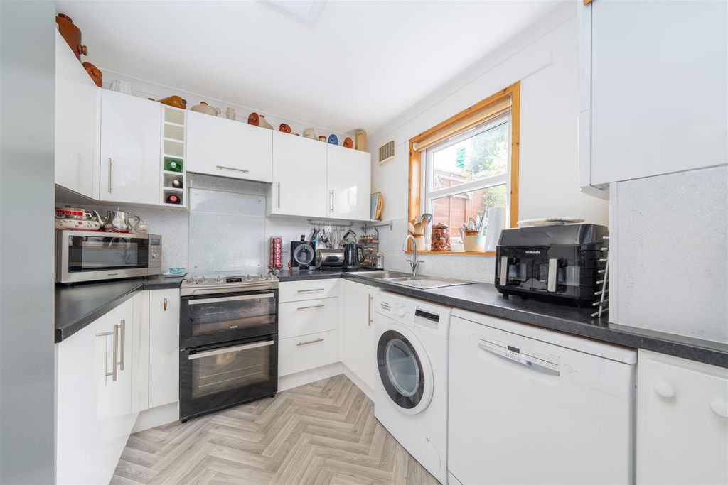 Property photo 3 of 23 6_Galloway_Court-8.Jpg
