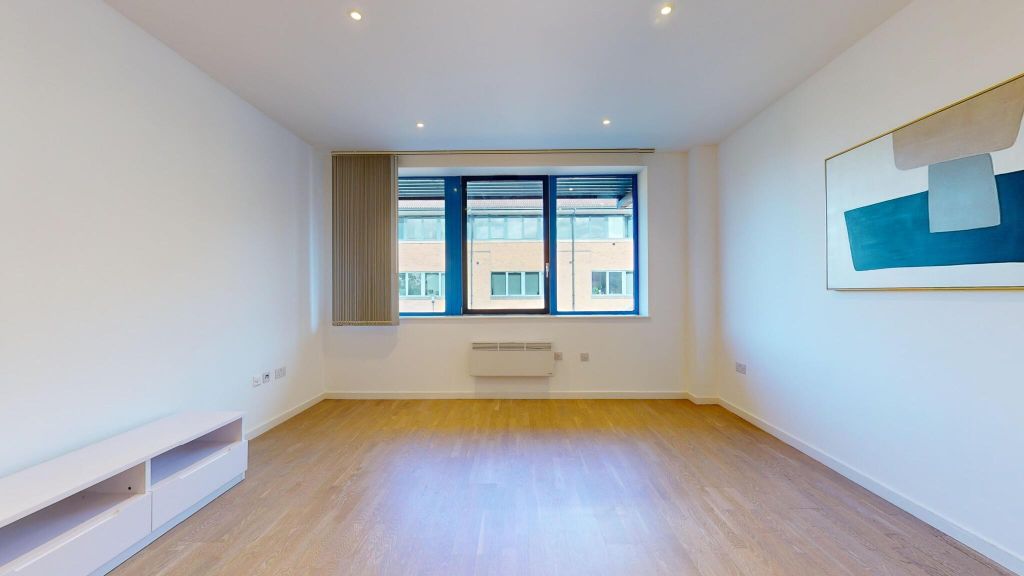 Property photo 1 of 12 Living Room