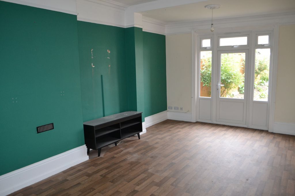Property photo 2 of 11 Dining Room