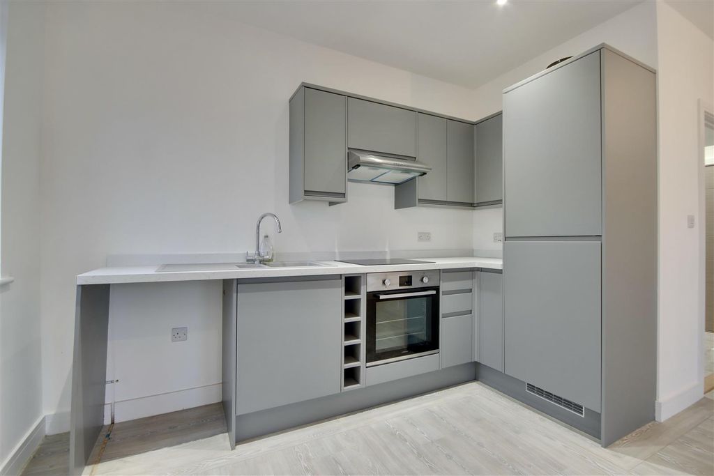 Property photo 3 of 10 Fbd66A21-2735-4A9D-B518-F88538B2A31E_1_201_A.Jpeg