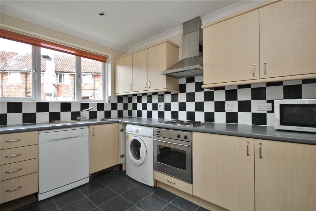 Property photo 3 of 8 Kitchen