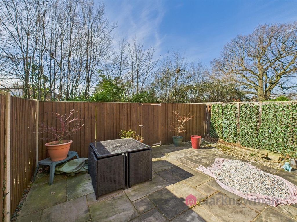 Property photo 2 of 8 Private Garden