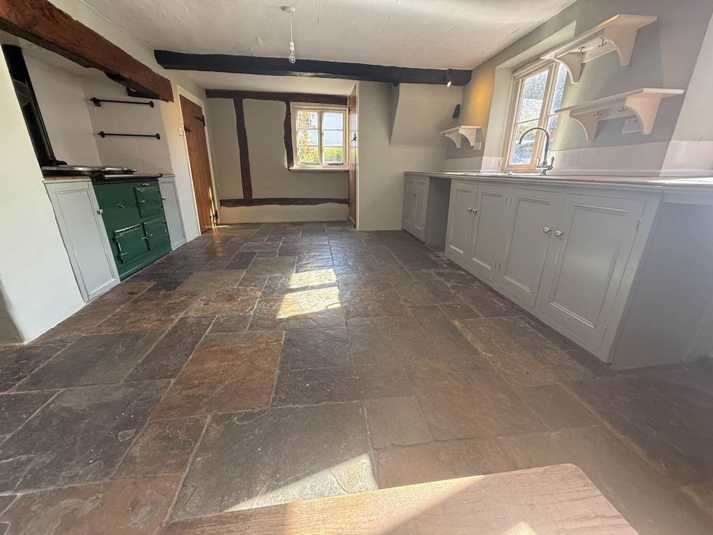 Property photo 3 of 20 Kitchen