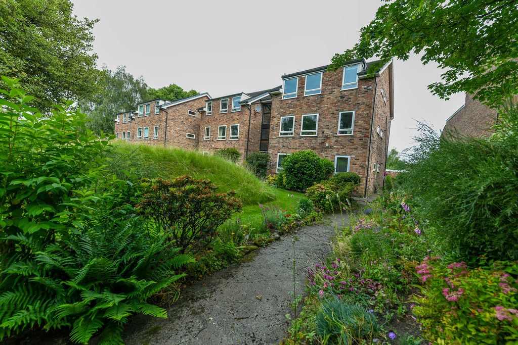 Property photo 3 of 11 External