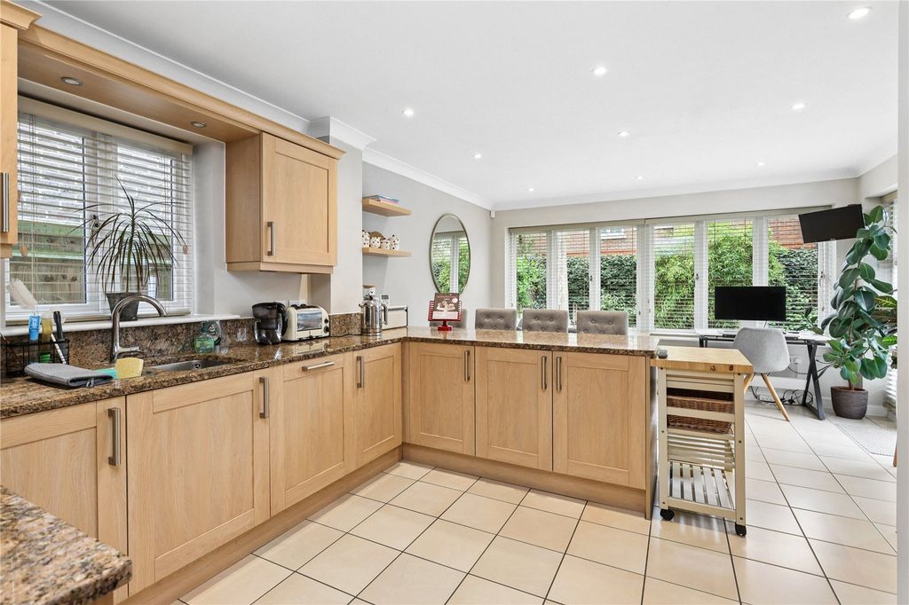 Property photo 3 of 16 Kitchen