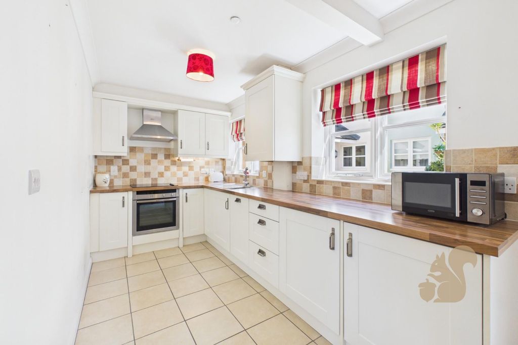 Property photo 2 of 12 Ktichen