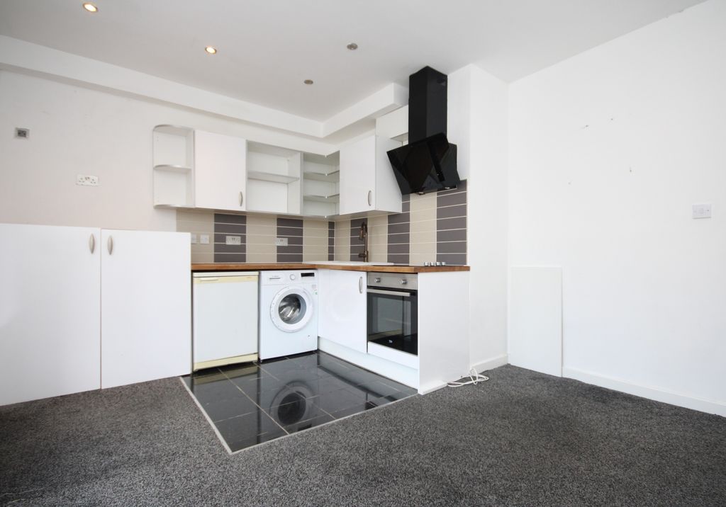 Property photo 1 of 5 Kitchen