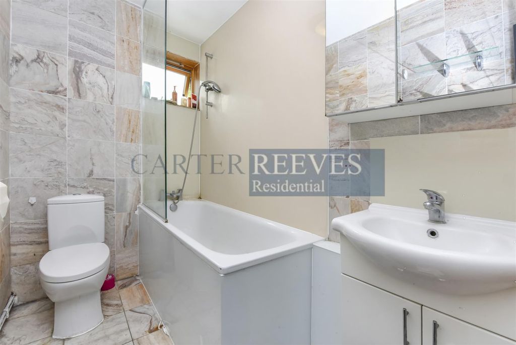 Property photo 3 of 9 Bathroom.Jpg