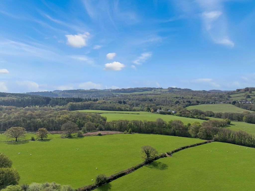 Property photo 2 of 32