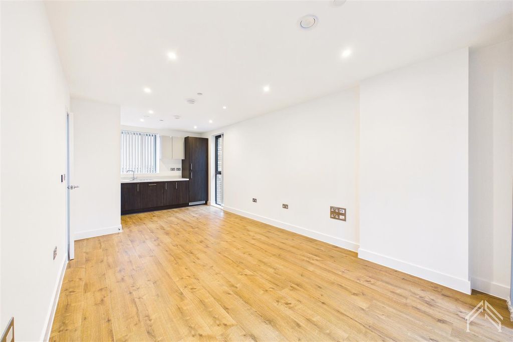 Property photo 3 of 10 3.Jpg