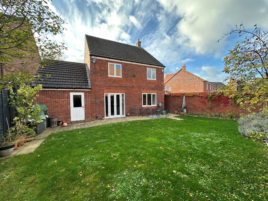 Property photo 2 of 18 4583981