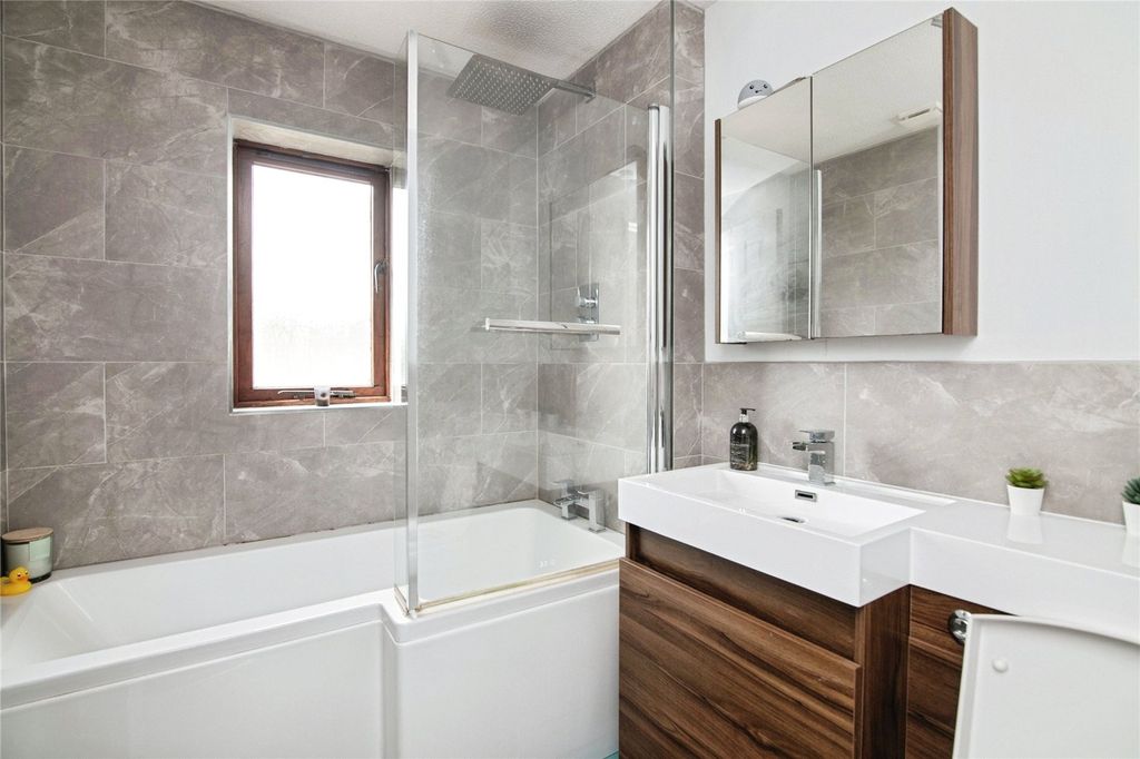 Property photo 3 of 19 Picture No. 05