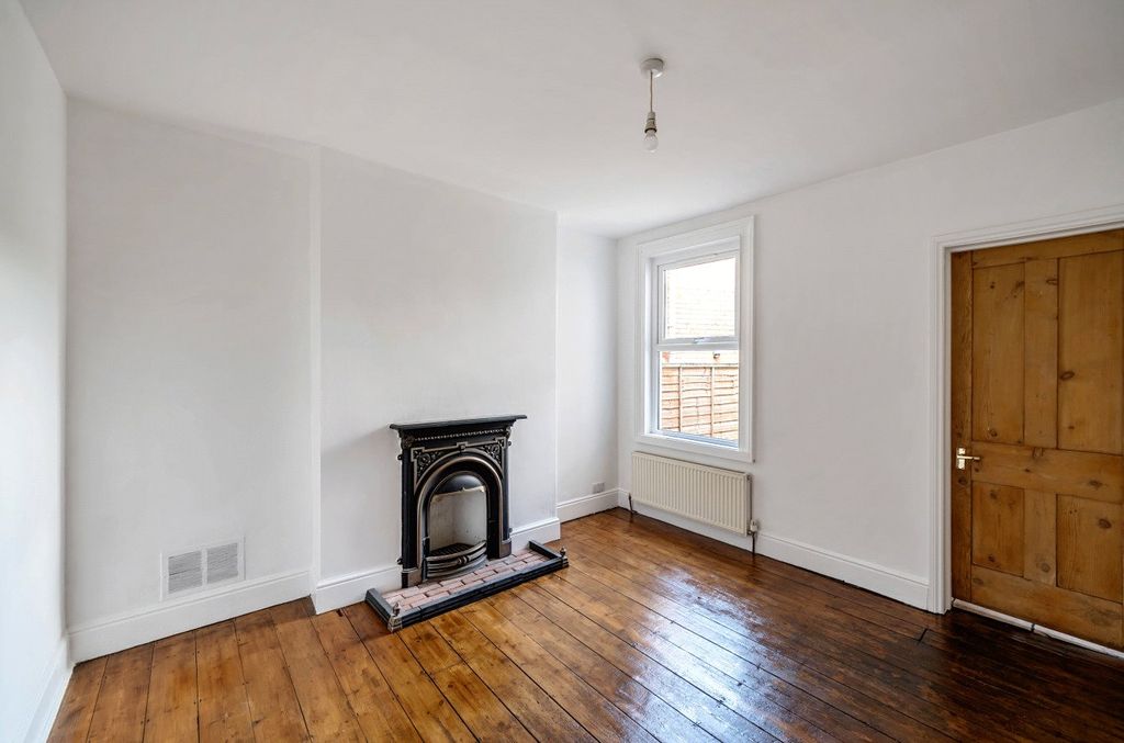 Property photo 3 of 17 Picture No. 02