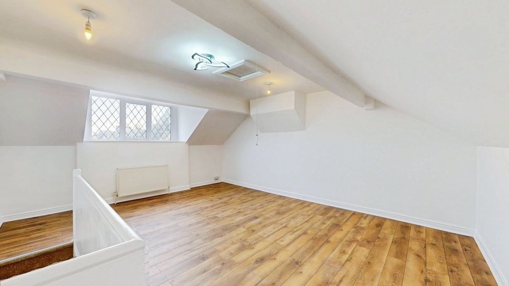 Property photo 3 of 13 Pbox-Img.Jpg