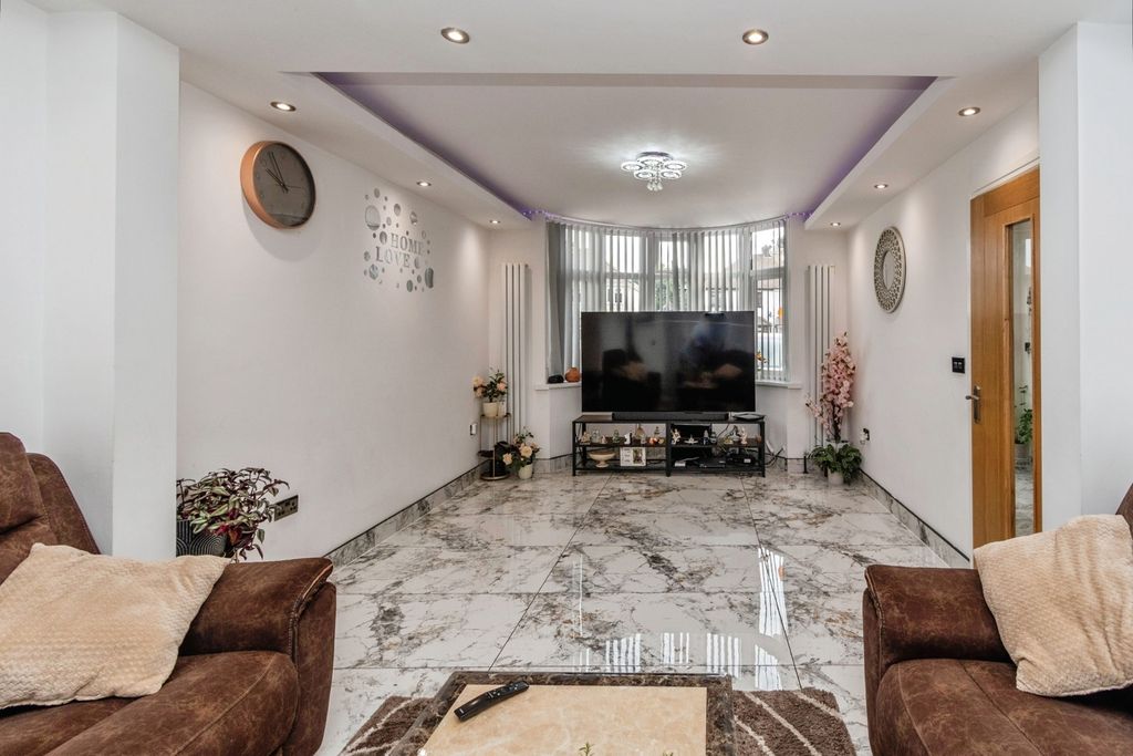 Property photo 2 of 20 Pbox-Img.Jpg