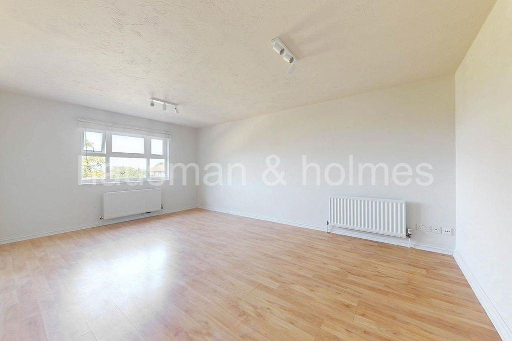 Property photo 2 of 10 W14.Jpg