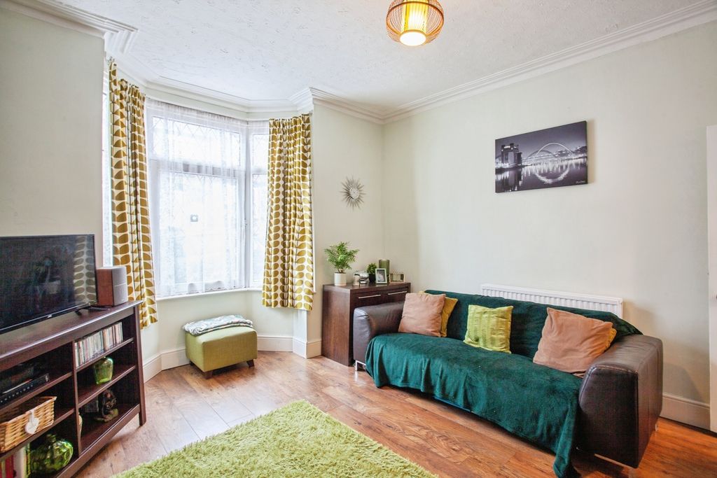 Property photo 3 of 16 Pbox-Img.Jpg
