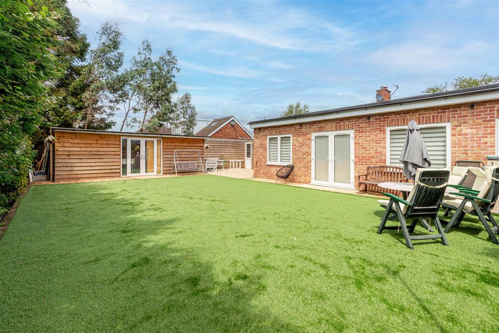 Property photo 3 of 26 Garden-3.Jpg