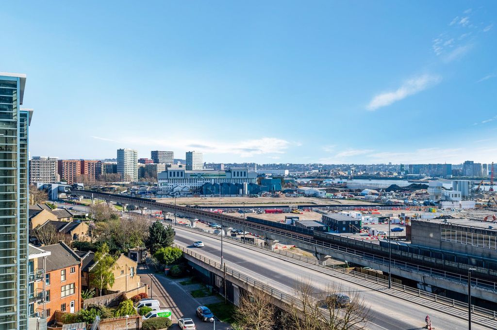 Property photo 2 of 12